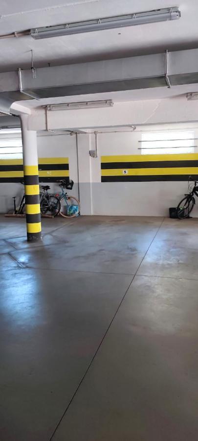 Cosmopolitan Apartament Z Bezplatnym, Prywatnym Parkingiem W Hali Garazowej Torun Exterior foto